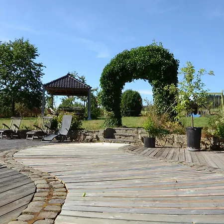 Charming Ardennes Getaway, Cleaning Included סטומונט